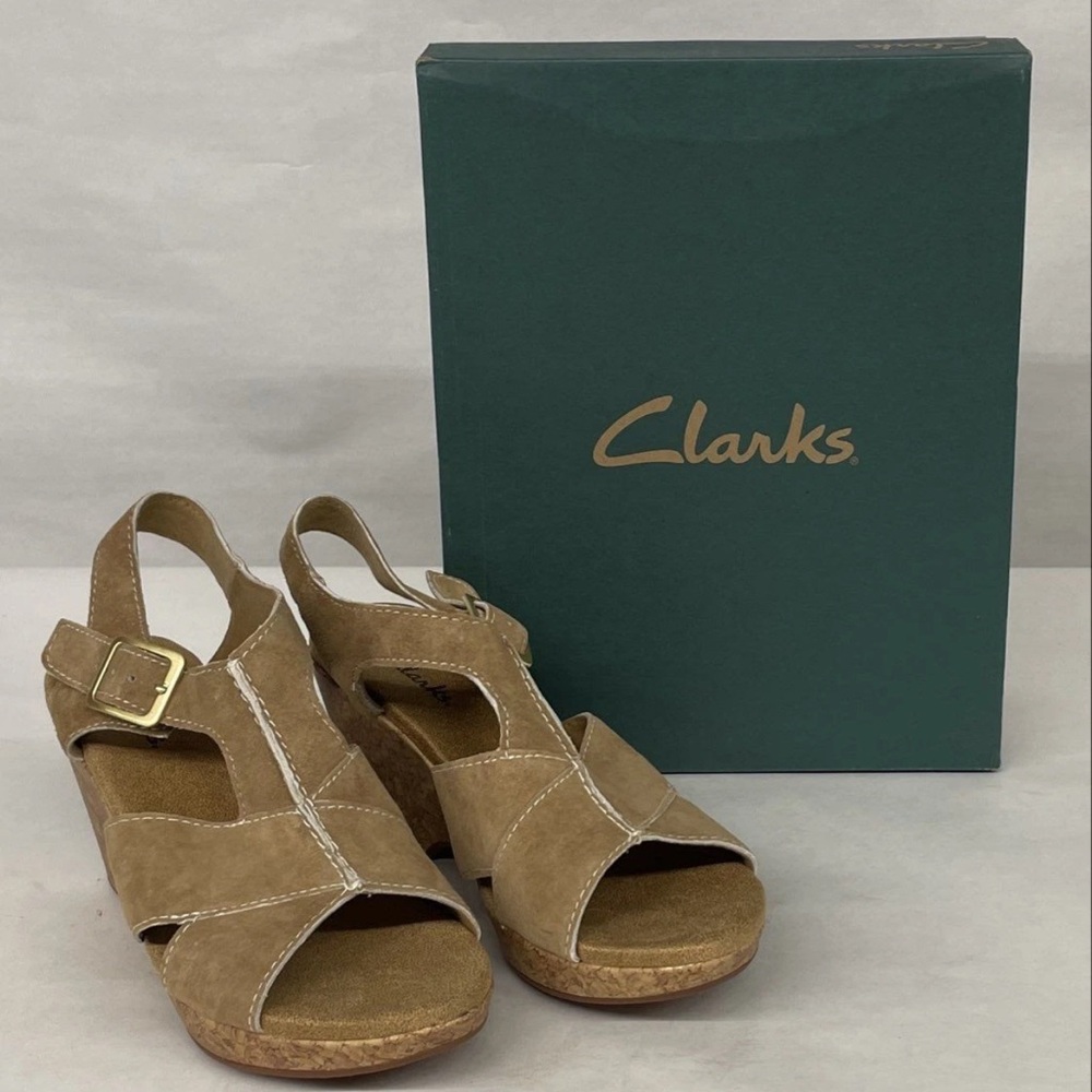 Clarks Women's Wedge Sandals Size 7.5 Camel Tan Leather Suede Peep Toe NEW
